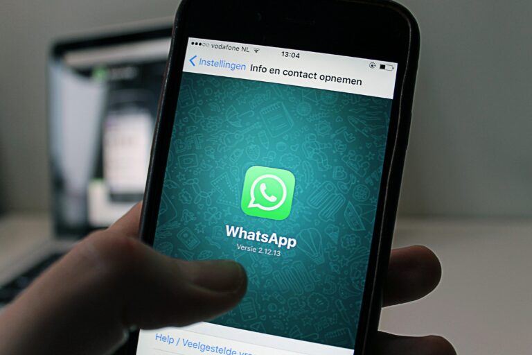 WhatsApp introduce la funzione "Lucchetto Chat" per maggiore privacy