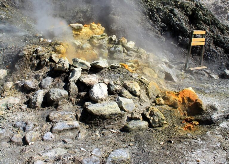 La terra trema ancora ai Campi Flegrei