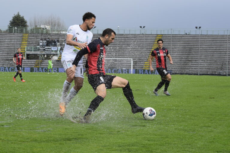 Lucchese-Olbia 1-0 Tre punti playoff per i rossoneri