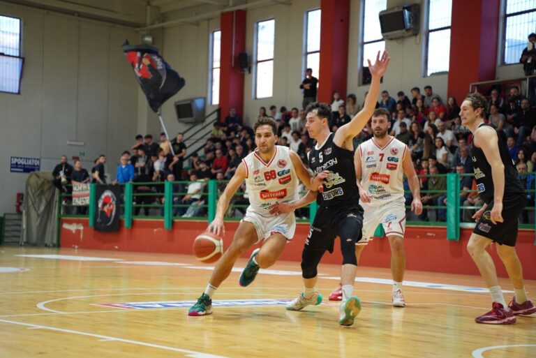 Angri Pallacanestro sconfitta contro la Viola Reggio Calabria