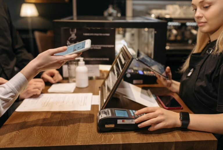 Pagamenti contactless 2024: innovazioni e tendenze dell'anno