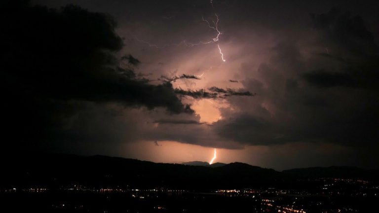 Campania, allerta meteo per temporali, i dettagli