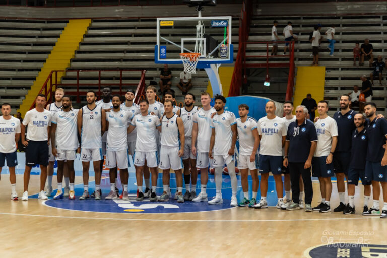 La Gevi Napoli Basket si presenta ai tifosi in amichevole contro l’Avellino Basket, vince Napoli per 93-63