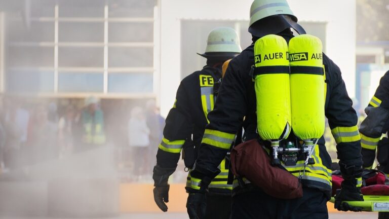 Napoli, incendio al Centro Direzionale