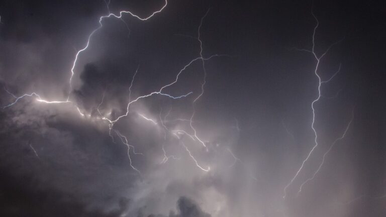 Campania, allerta meteo per temporali, i dettagli