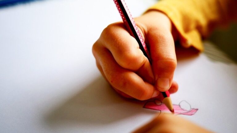 Pompei, dramma al primo giorno di scuola