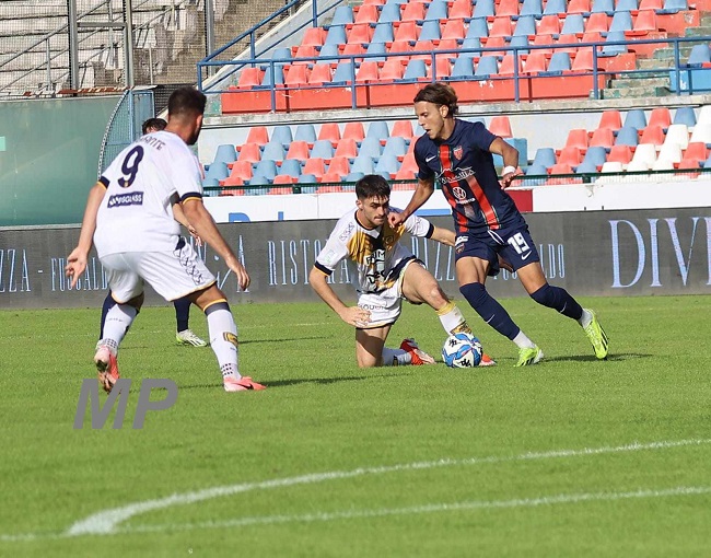 Juve Stabia pareggio a Cosenza per 1-1