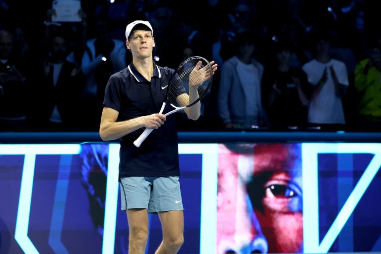 Tennis, Sinner conquista le ATP Finals: battuto Fritz in 2 set