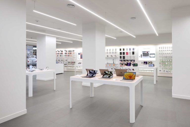Torre Annunziata, R-Store apre il nuovo Apple Premium Partner al MaxiMall Pompeii