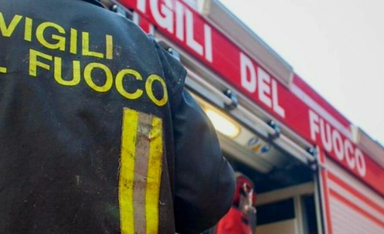 Tragedia a Ercolano, esplosione in una fabbrica abusiva di fuochi d’artificio, tre giovani perdono la vita