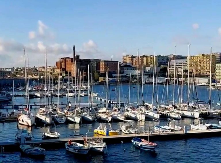 Torre del Greco, il canottaggio fa il suo esordio tra le discipline sportive del Circolo Nautico