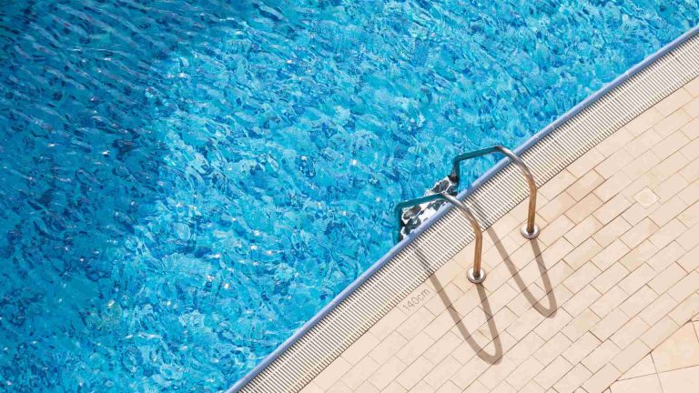 Come si mantiene una piscina in casa? Tutto quello che devi sapere