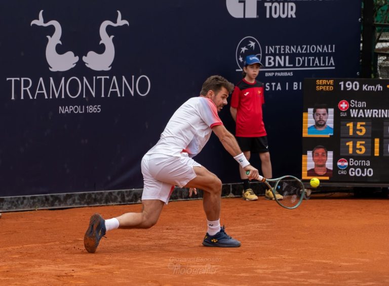 È il giorno dei top players nei  sedicesimi di finale della Tennis Napoli Cup