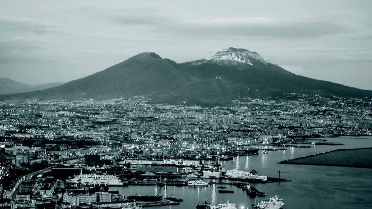 Campi Flegrei, la Regione Campania organizza incontri psico-educativi, infopoint e laboratori didattici