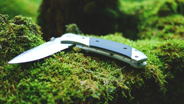 Napoli, pestato per futili motivi, violenza e omertà nella movida di Chiaia