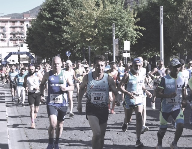 Hajjaj El Jebli trionfa alla 10 km di Sarno: corsa, memoria e inclusione nel nome di Ferrentino