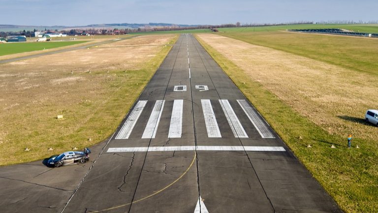 Napoli, l’aeroporto di Capodichino chiude per 42 giorni: lavori straordinari sulla pista a inizio 2026
