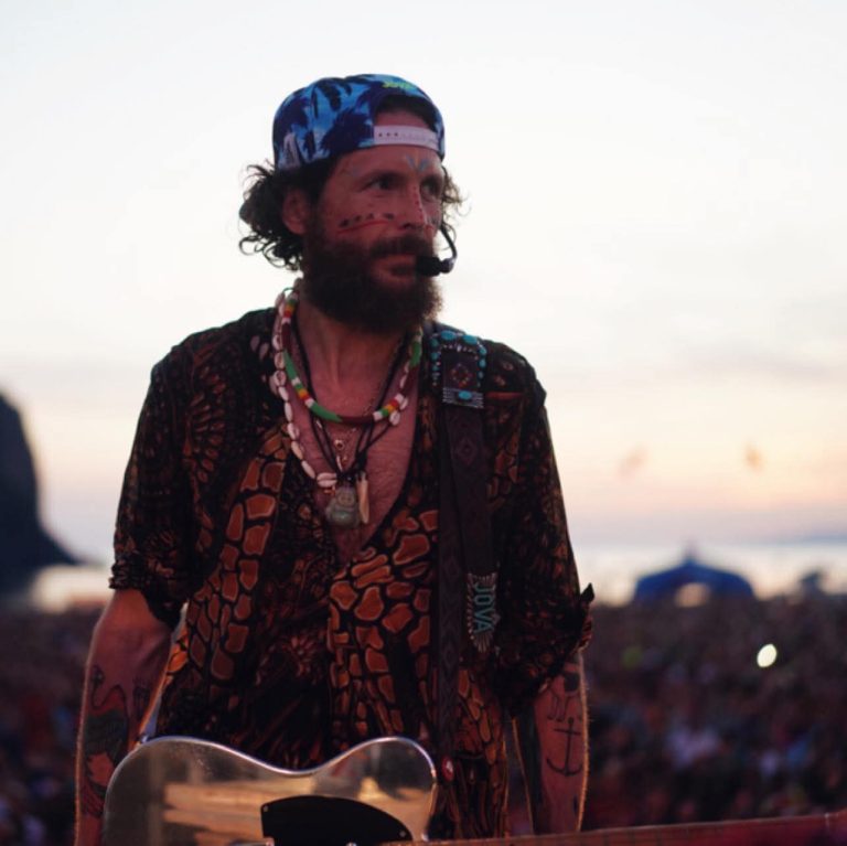 Jovanotti su conflitto Israele-Palestina: “Il mio unico tifo è la pace” e scoppia la polemica social