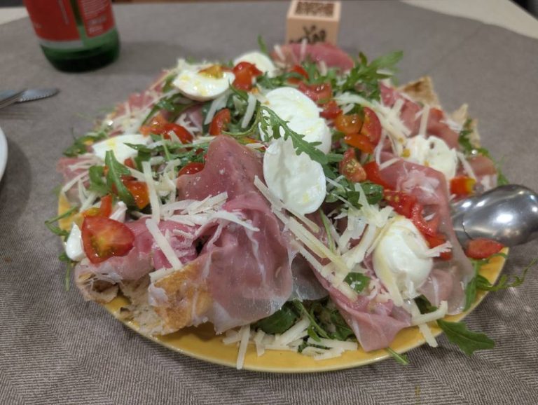 Pizzeria La Strappata a Battipaglia: tradizione familiare e inventiva da mordere