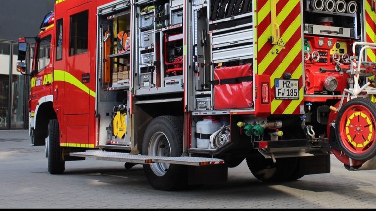 Napoli, fumo e disagi nel cuore dell’Arenella: intervento dei Vigili del Fuoco