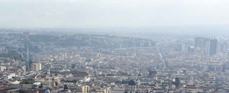 Napoli, momenti di paura al Centro Direzionale: inutili i soccorsi