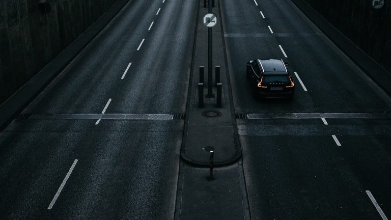 Napoli, due notti di limitazioni al traffico per lavori urgenti in Galleria Vittoria