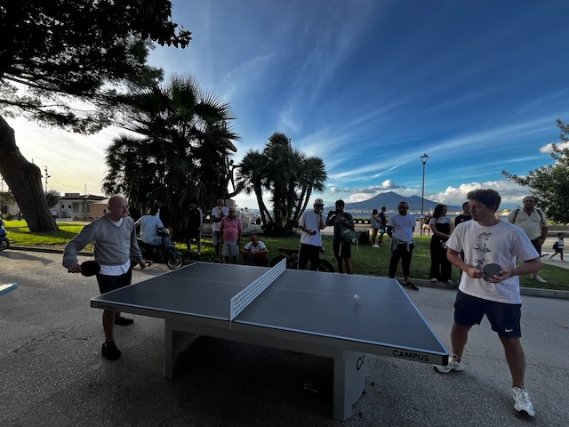 Photogallery: la seconda edizione del torneo di ping pong sul lungomare di Castellammare