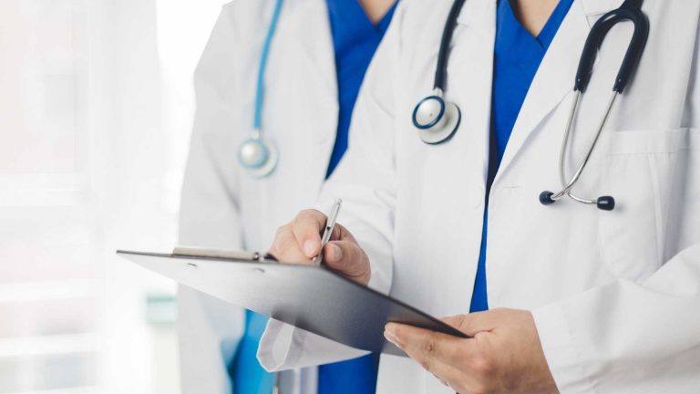 Napoli, dolore al petto scambiato per problema cardiaco: la scoperta sorprende i medici del Pellegrini