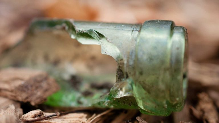 Napoli, 17enne ferito con cocci di bottiglia in via Don Bosco: indagano i carabinieri