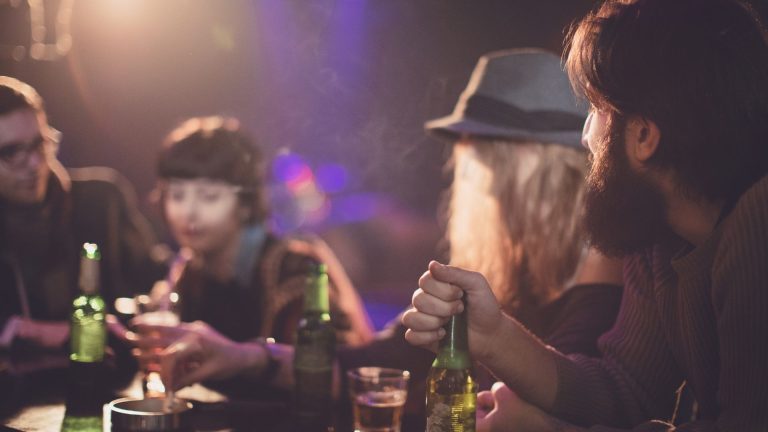 Napoli, controlli a Chiaia e sanzioni per migliaia di euro ai locali dei “baretti”