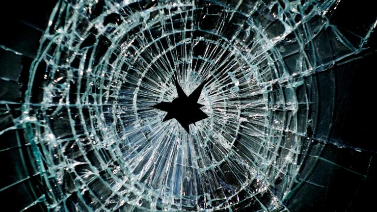 Arrestato a Torre del Greco 77enne che ha sparato su auto in strada: poi la scoperta inattesa