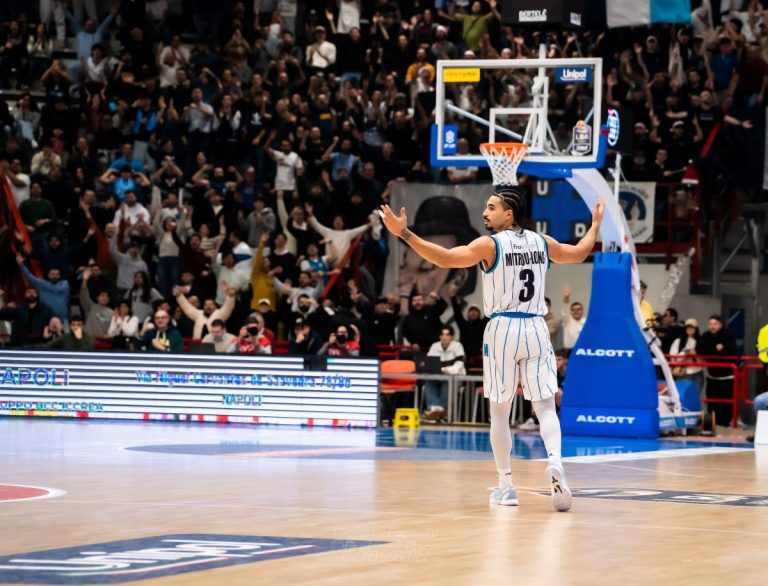 La Guerri Napoli Basket asfalta d’azzurro la Vanoli Cremona per 102-76