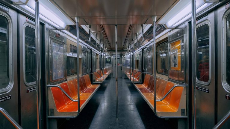 Napoli, piano trasporti per Capodanno: metro e funicolari aperte tutta la notte 