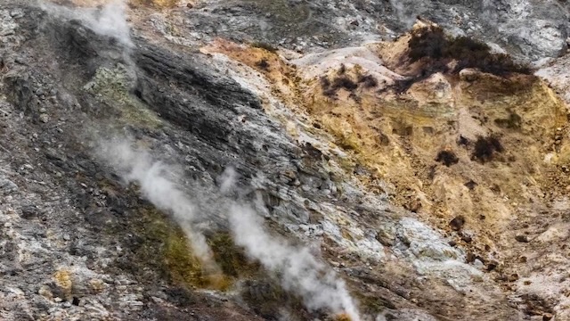 Nuove scosse ai Campi Flegrei: tre terremoti in meno di un’ora, residenti in allerta