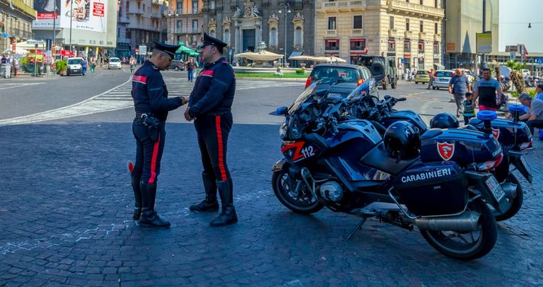 Castellammare, scooter rubati e droga: due arresti nei controlli notturni