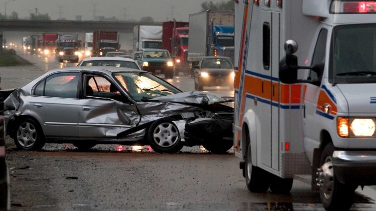 Napoli, schianto mortale in via Argine: muore 55enne alla guida della sua auto