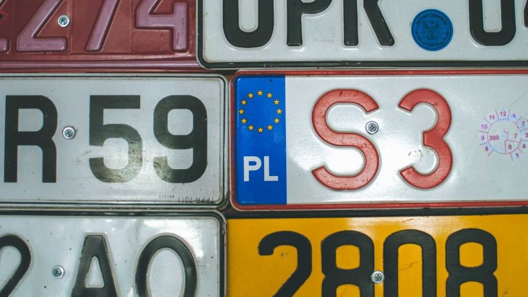 Targhe estere irregolari: i numeri dei sequestri tra Napoli e Pozzuoli