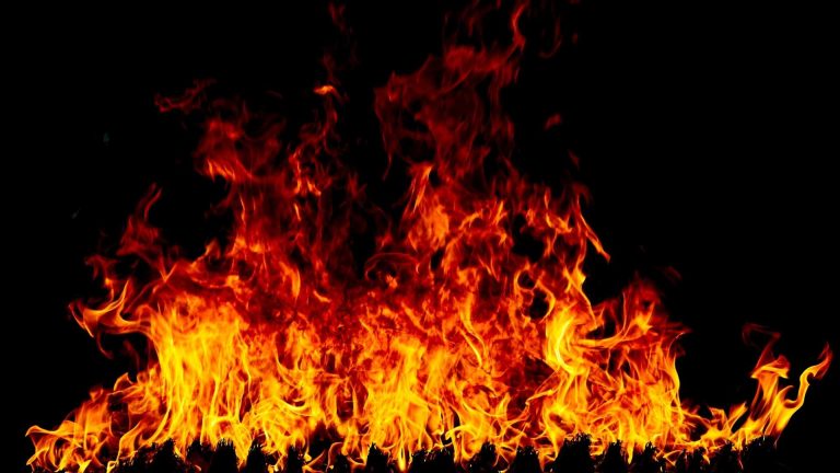 Pompei, arrestato presunto responsabile del maxi-incendio di agosto