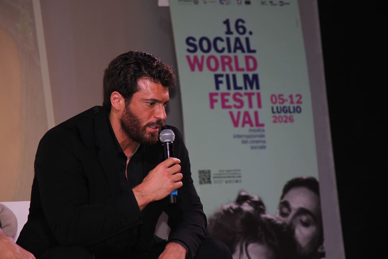Can Yaman al Social World Film Festival 2026