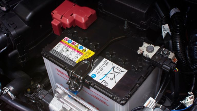 Sintomi batteria auto scarica che nascono dai morsetti